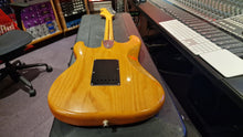 Load image into Gallery viewer, 1979 Fender Stratocaster Natural Ash USA American Vintage 70s Strat Electric Guitar
