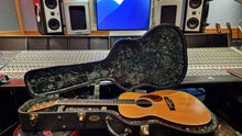 Load image into Gallery viewer, Martin OM-41 Special Custom Shop RARE Limited Edition Masterbuilt C.F. Martin Acoustic Guitar
