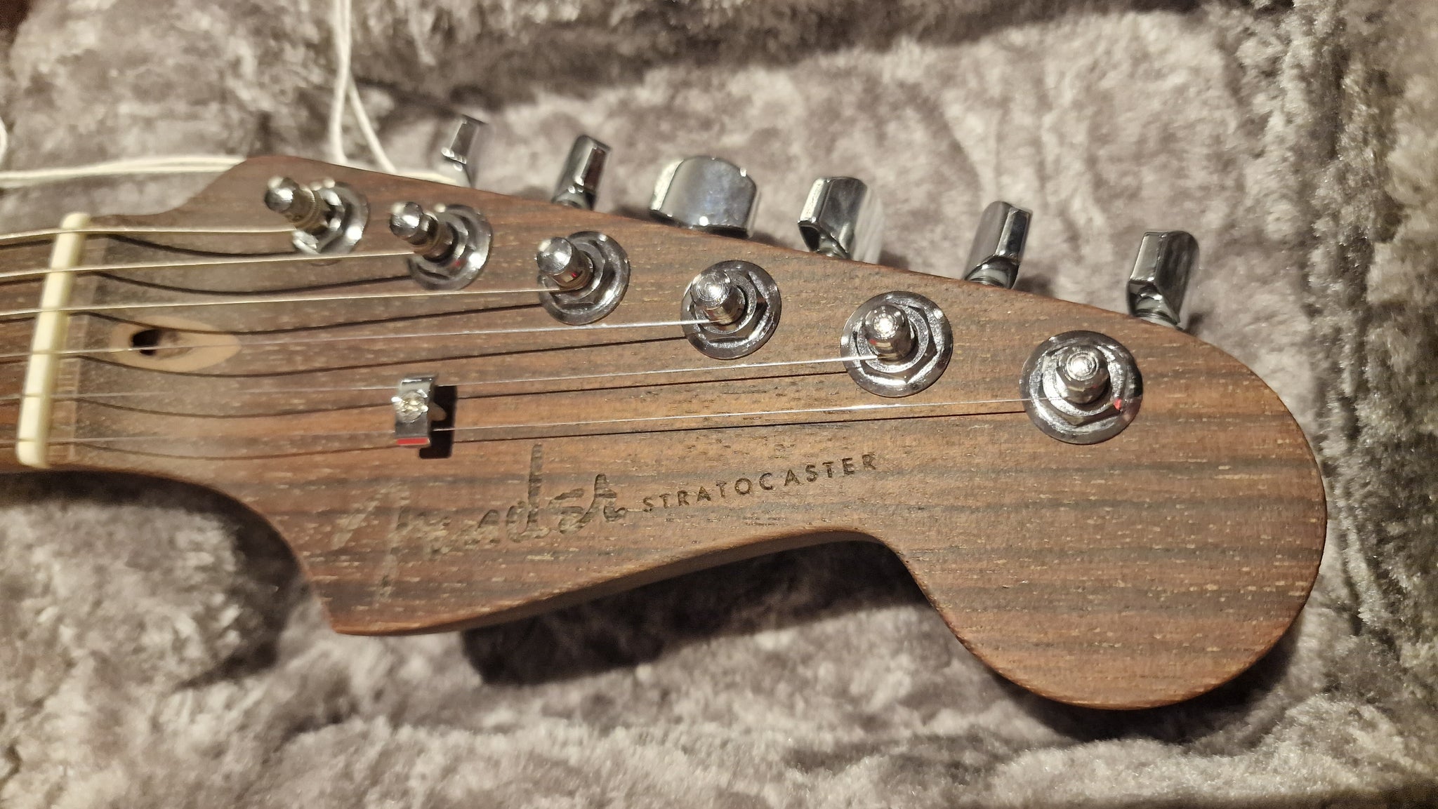 Fender Shell Pink Stratocaster with Full Rosewood Neck FSR 