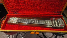 Load image into Gallery viewer, Fender Deluxe 6 Stringmaster Vintage Lap Steel Six String Electric Guitar with suitcase
