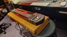 Load image into Gallery viewer, Fender Deluxe 6 Stringmaster Vintage Lap Steel Six String Electric Guitar with suitcase
