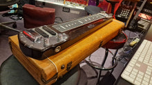 Load image into Gallery viewer, Fender Deluxe 6 Stringmaster Vintage Lap Steel Six String Electric Guitar with suitcase
