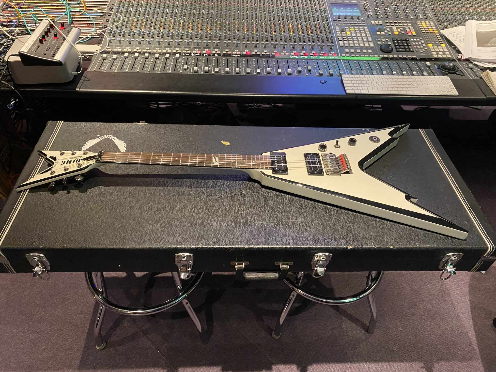 Dean Dime Razorback V Dimebag Darrell Black Bevels Pantera Dean Dime Razorback V Dimebag Darrell Black Bevels Pantera