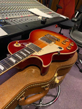 Load image into Gallery viewer, Gibson Les Paul Standard &#39;50s Left Hand LF Lefty Heritage Cherry Sunburst Electric Guitar BRAND NEW
