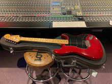 Load image into Gallery viewer, 1979 FENDER Stratocaster Vintage 70s American USA Strat Red Electric Guitar For Sale
