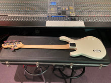 Load image into Gallery viewer, Peavey Forum 5 String USA American HH Bass Guitar Olympic White Rosewood Fretboard
