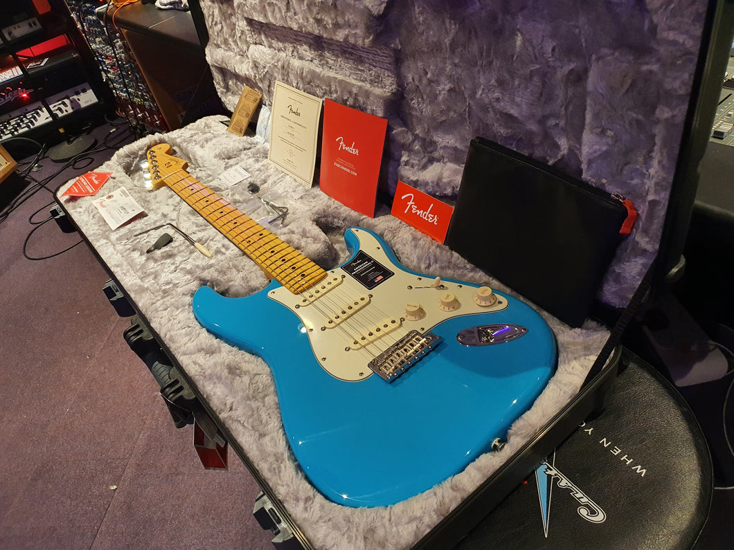 Fender American Professional II Stratocaster USA Strat Miami Blue in Hard Case