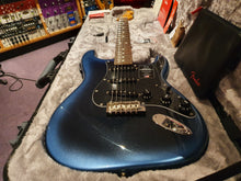 Load image into Gallery viewer, Fender American Professional II Stratocaster USA Strat Dark Night in Flight Case
