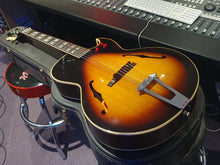 Load image into Gallery viewer, RARE 1967 Gibson L4 Florentine L4C L4-C L-4C Vintage Archtop Sunburst Kalamazoo USA Guitar
