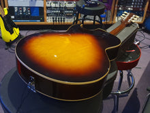 Load image into Gallery viewer, RARE 1967 Gibson L4 Florentine L4C L4-C L-4C Vintage Archtop Sunburst Kalamazoo USA Guitar
