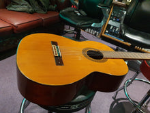 Load image into Gallery viewer, RARE 1973 Vintage Japanese Suzuki Takeharu Kiso Factory G-85 Mahogany Classical Acoustic Guitar
