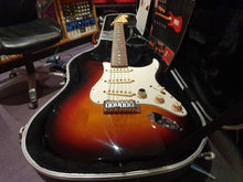 Load image into Gallery viewer, RARE Fender 60th Anniversary USA American Stratocaster Diamond Limited Edition Powertune Owned by Dave Burrluck
