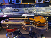 Load image into Gallery viewer, RARE 1992 Gibson ES-135 Reissue Vintage Sunburst Florentine P-100 stacked P-90 humbuckers
