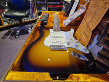 Load image into Gallery viewer, Fender Custom Shop 1960 Stratocaster Closet Classic 2-Tone Sunburst BRAND NEW
