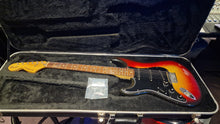 Load image into Gallery viewer, 1977 Fender Stratocaster Sunburst Hardtail vintage 70s USA Strat Lefty LH Left Hand American Guitar
