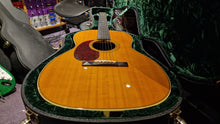 Load image into Gallery viewer, 1996 Martin Golden Era Series 000-28 12 Fret Limited Edition LH Left Hand Auditorium Acoustic Guitar
