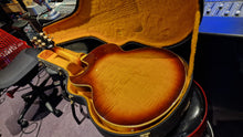 Load image into Gallery viewer, 1965 Gibson Byrdland Hollow Body Florentine Kalamazoo Sunburst Vintage 60&#39;s Guitar
