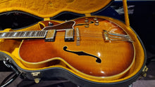 Load image into Gallery viewer, 1965 Gibson Byrdland Hollow Body Florentine Kalamazoo Sunburst Vintage 60&#39;s Guitar
