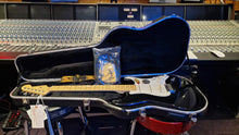 Load image into Gallery viewer, NEW 2001 Fender American Standard Stratocaster USA Strat Guitar Black NEVER PLAYED NOS!
